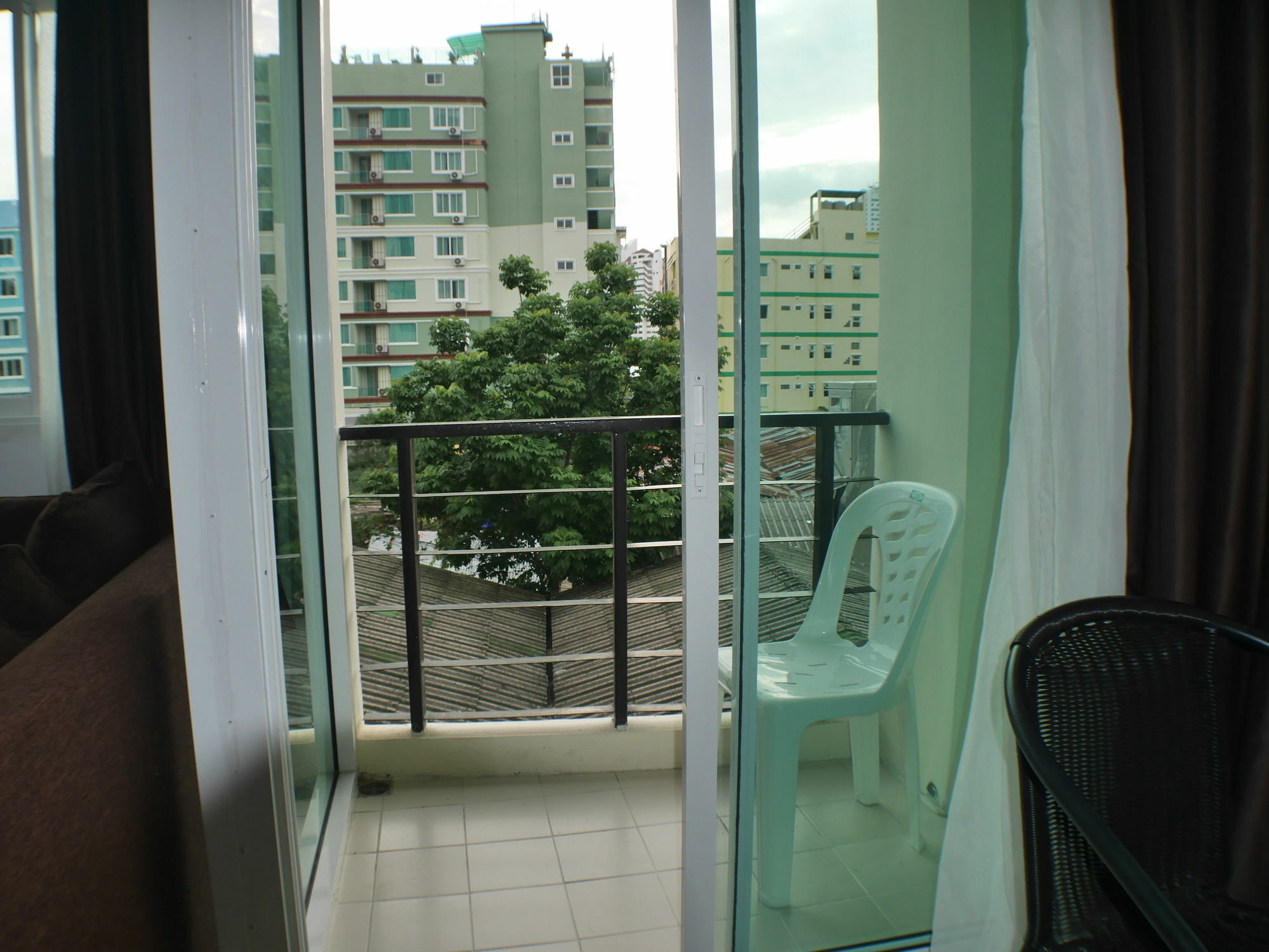 Patong Darisa Apartment Service מראה חיצוני תמונה